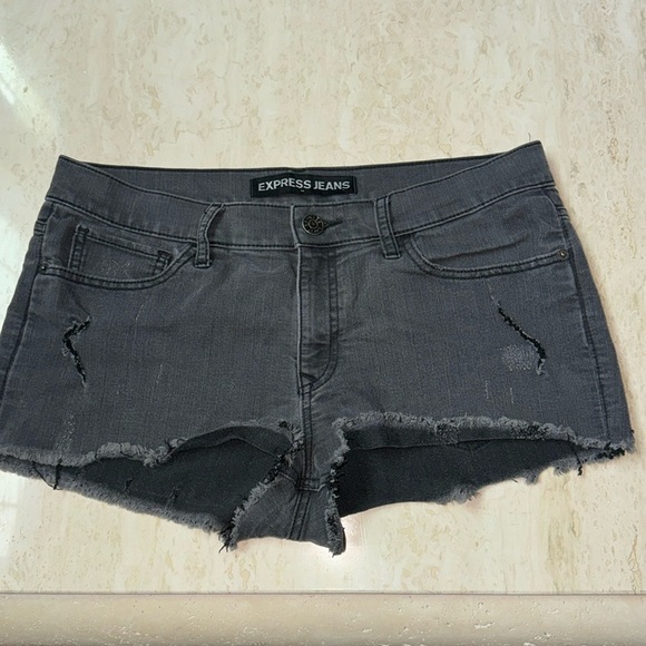 Like new Express denim shorts - Picture 1 of 5